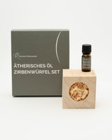 100% naturreines ätherisches Zirbenöl mit Zirben-Holzwürfel und Kartonverpackung